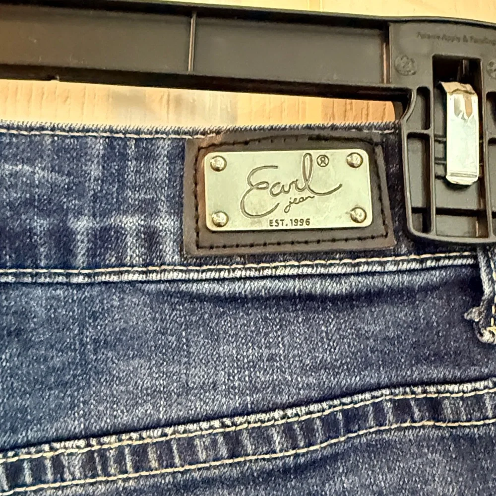 Earl Jeans Dark Blue Denim Shorts with Logo Patch - Picture 3 of 4